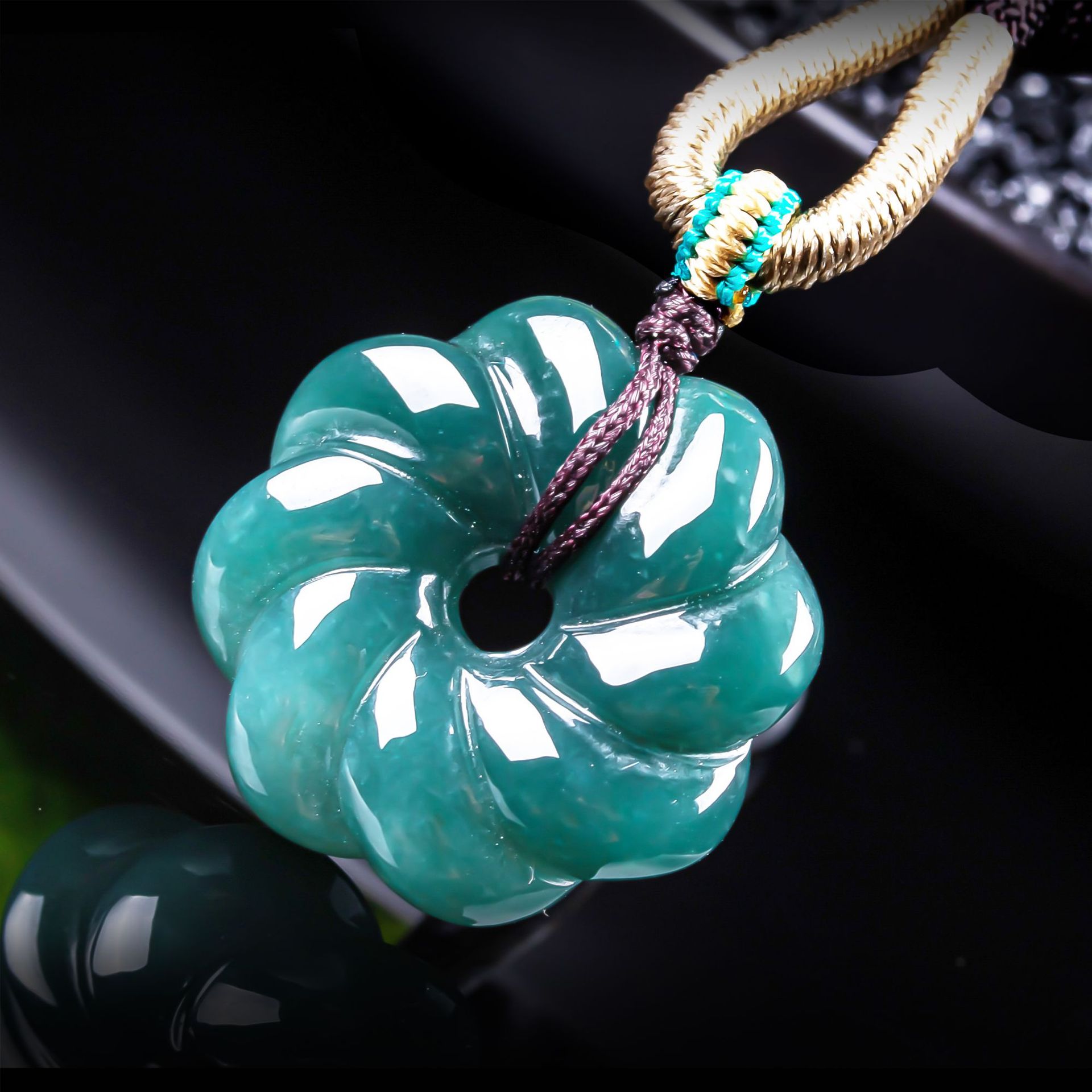 Natürlicher burmesischer Jadei – Luxury Gifts Jewelry & Watches Namfleg Mostar Bewertung und Preis